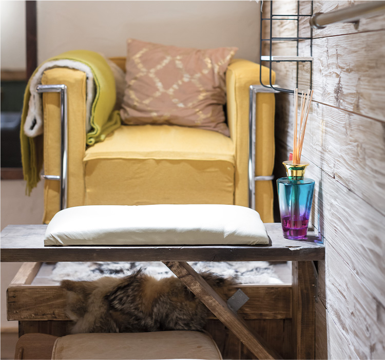 東区役所前のネイルサロンFeliceの内観写真